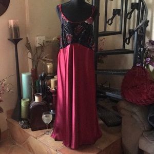 NWOT Satin Wet Look Floral Burgundy Maxi Long Vintage Nightgown Slip Dress Plus